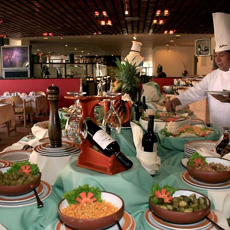 Real Plaza Hotel & Convention Center La Paz Restaurace fotografie